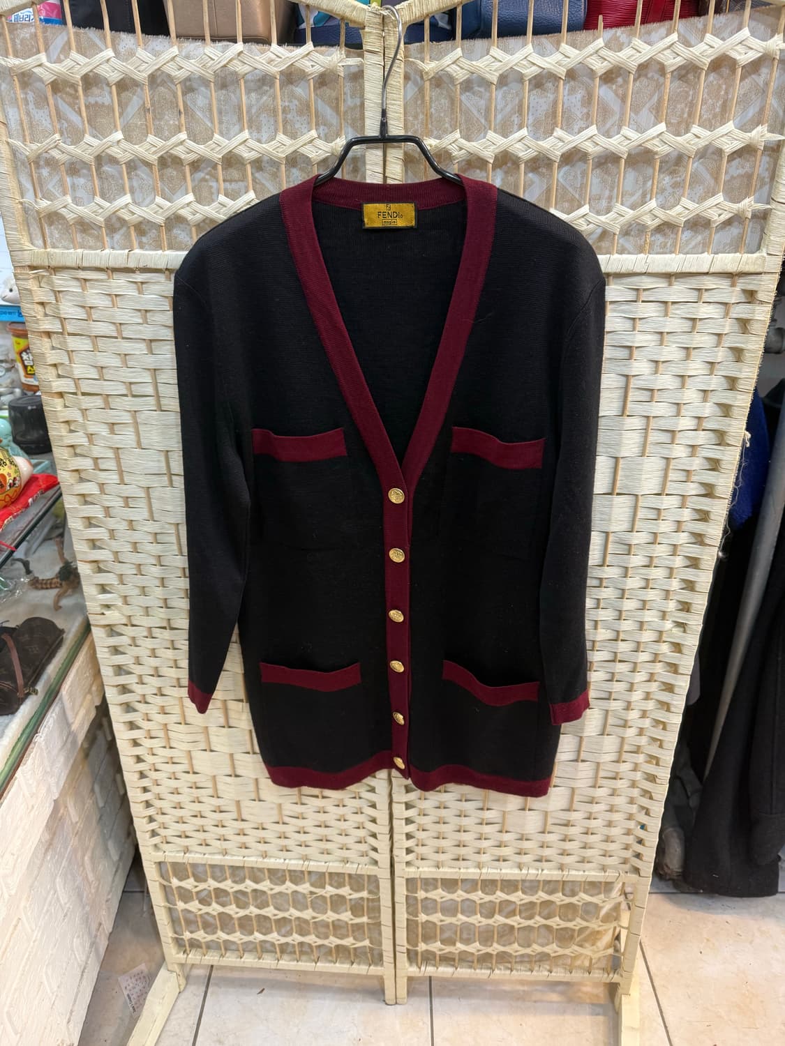 42/66 정품 펜디 가디건 팝니다 상품이미지1