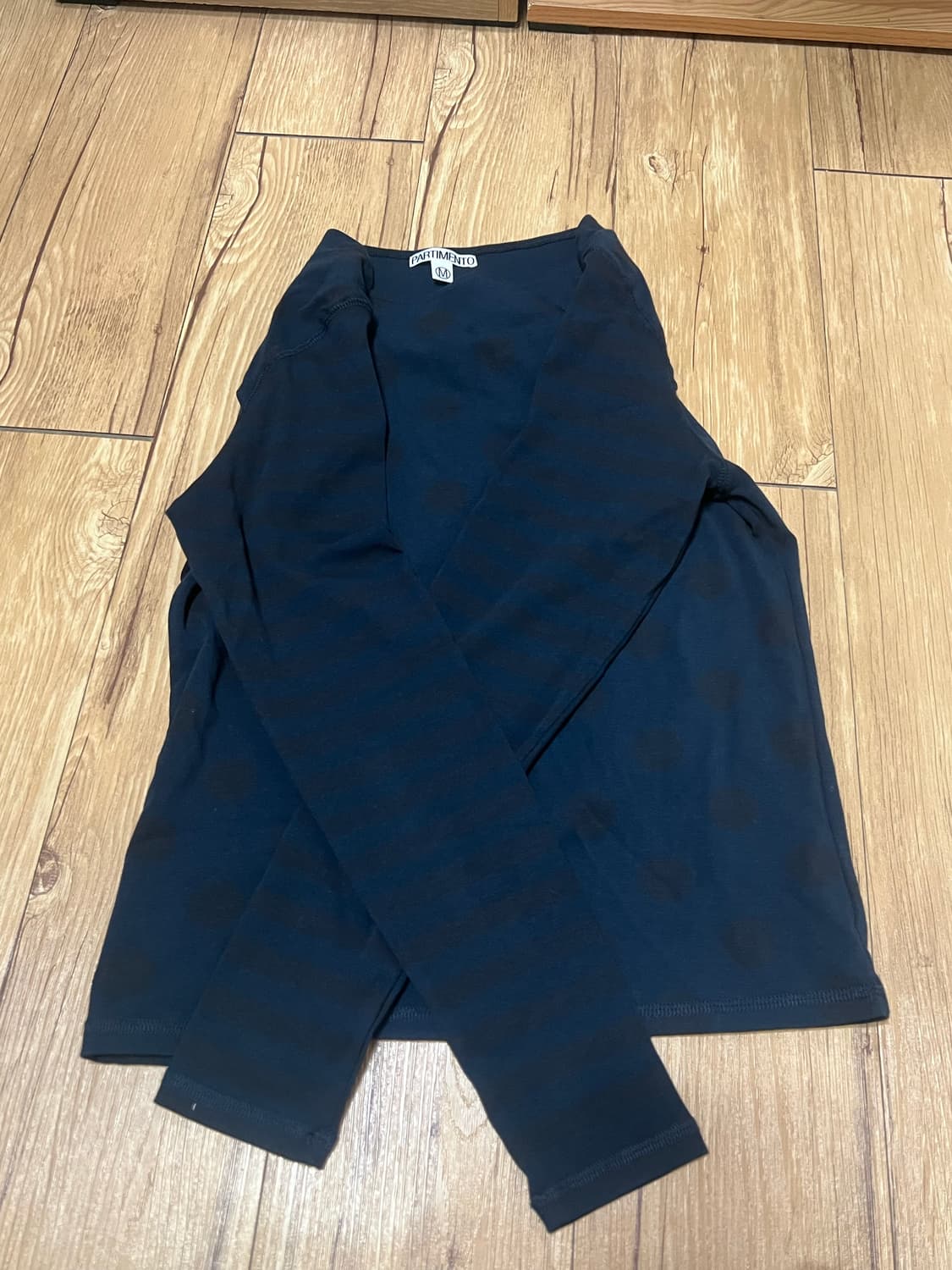 파르티멘토 우먼 도트 스트라이프 올오버 프린티드 롱슬리브 티_네이비 상품이미지3