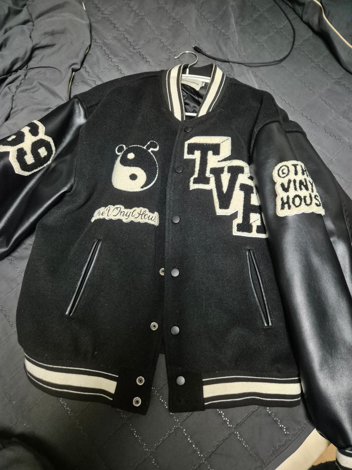 더바이닐하우스 바시티 블랙 (m) 상품이미지1