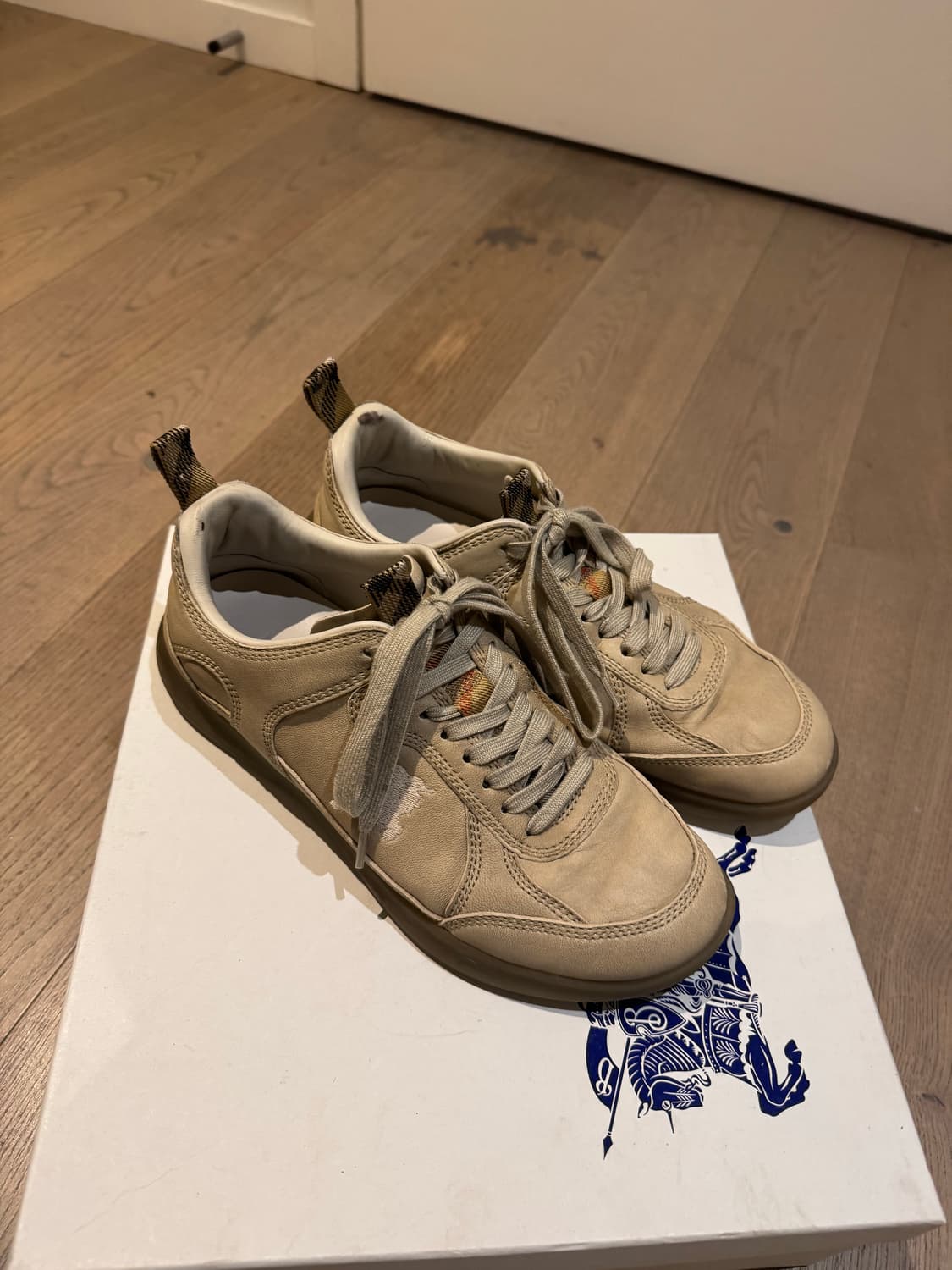 버버리 매트릭스 스니커즈 (컬렉션 라인) 상품이미지4