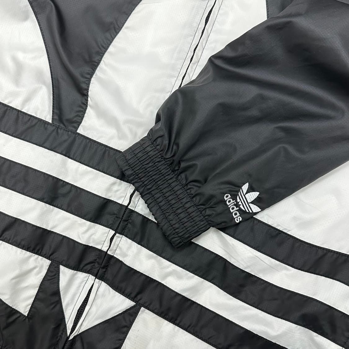 아디다스 신형 빅트레포일 빈티지 바람막이 M 상품이미지6