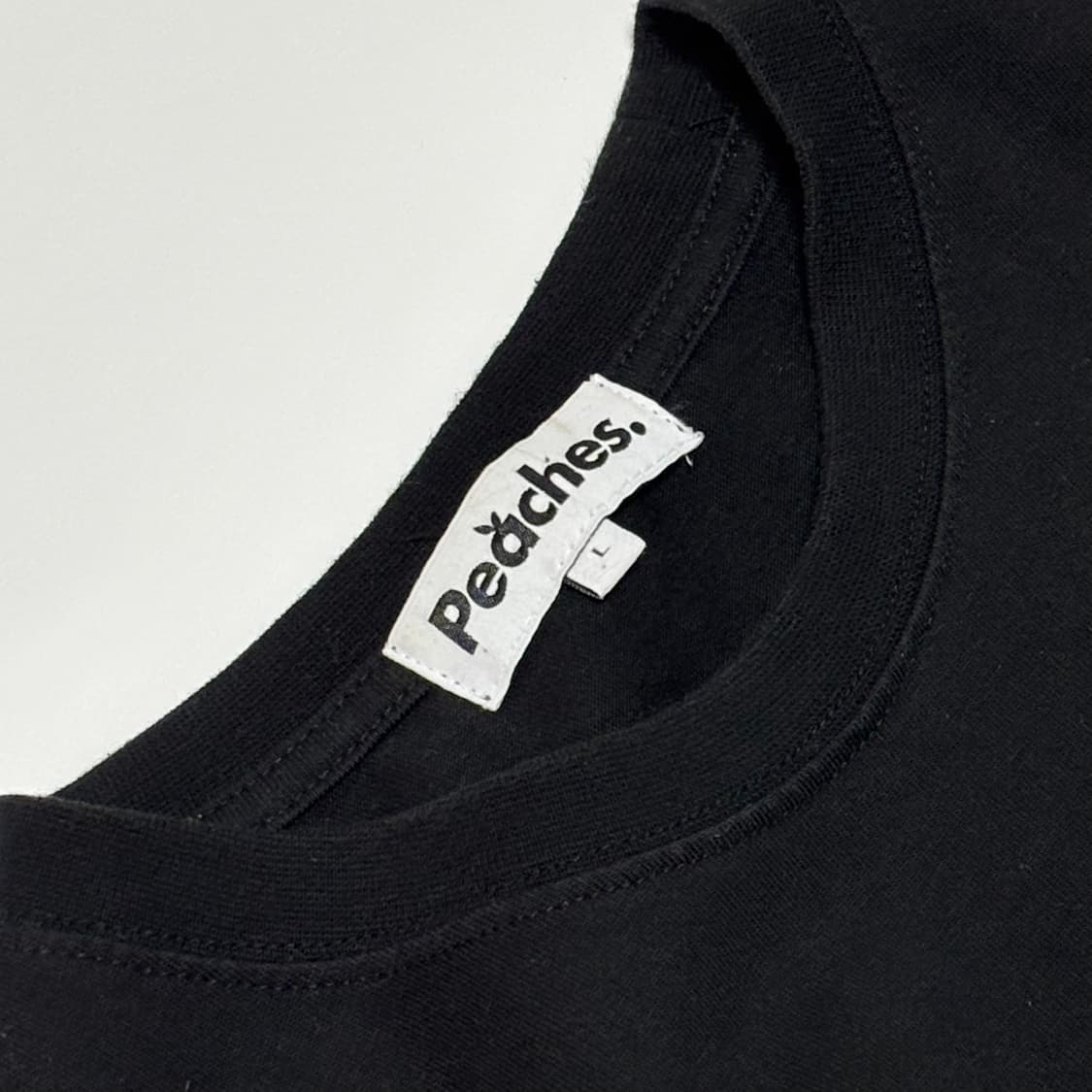 피치스(Peaches.) 'STUTUTUTU' 애니메이션 그래픽 티셔츠 상품이미지4