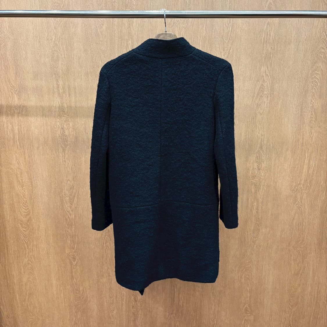 마쥬 긴팔 롱 코트 레더 버클 암 패치 히든 포켓 디테일 블랙 상품이미지3