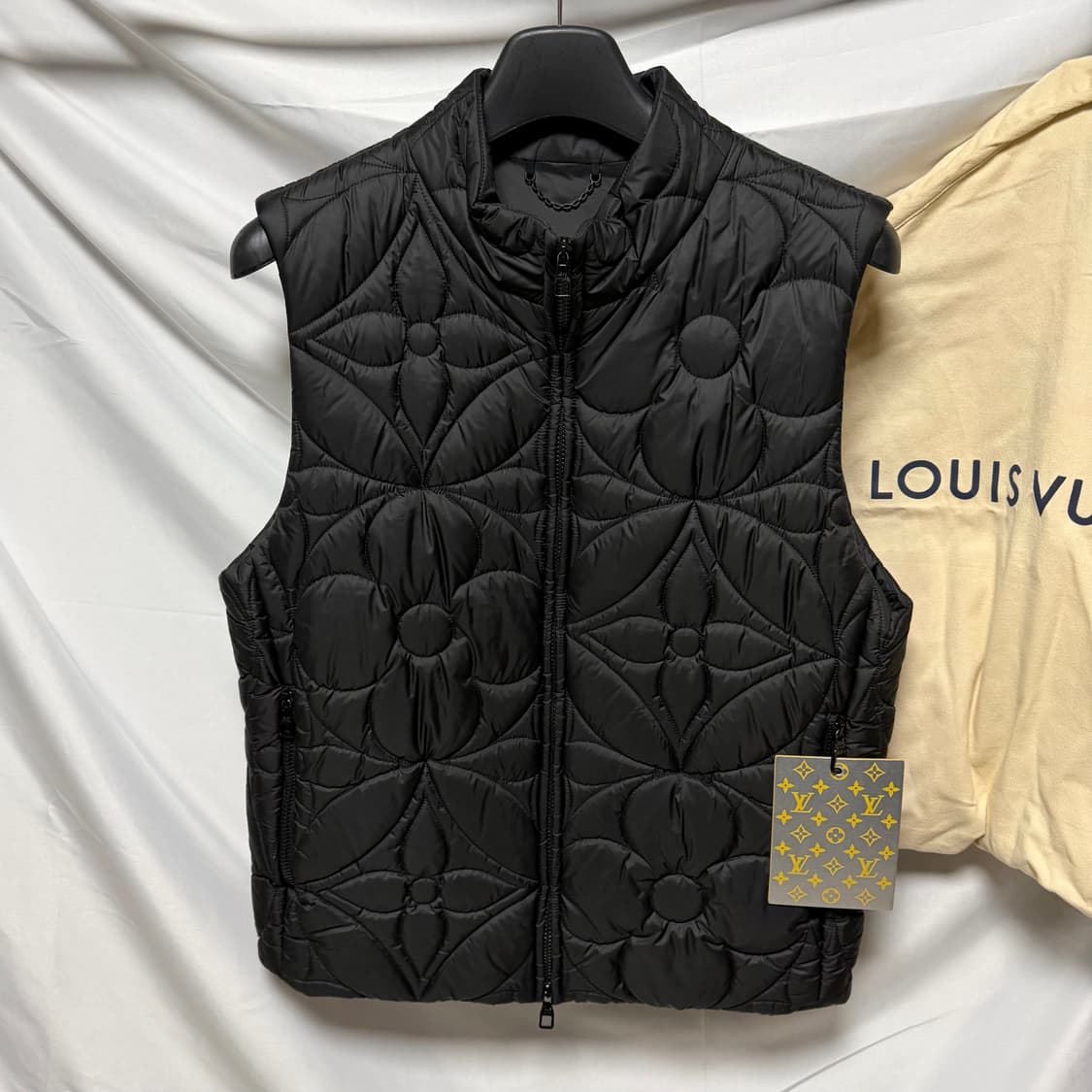 [S+급/48] 루이비통 모노그램 플라워 패딩 조끼 풀구성 상품이미지1