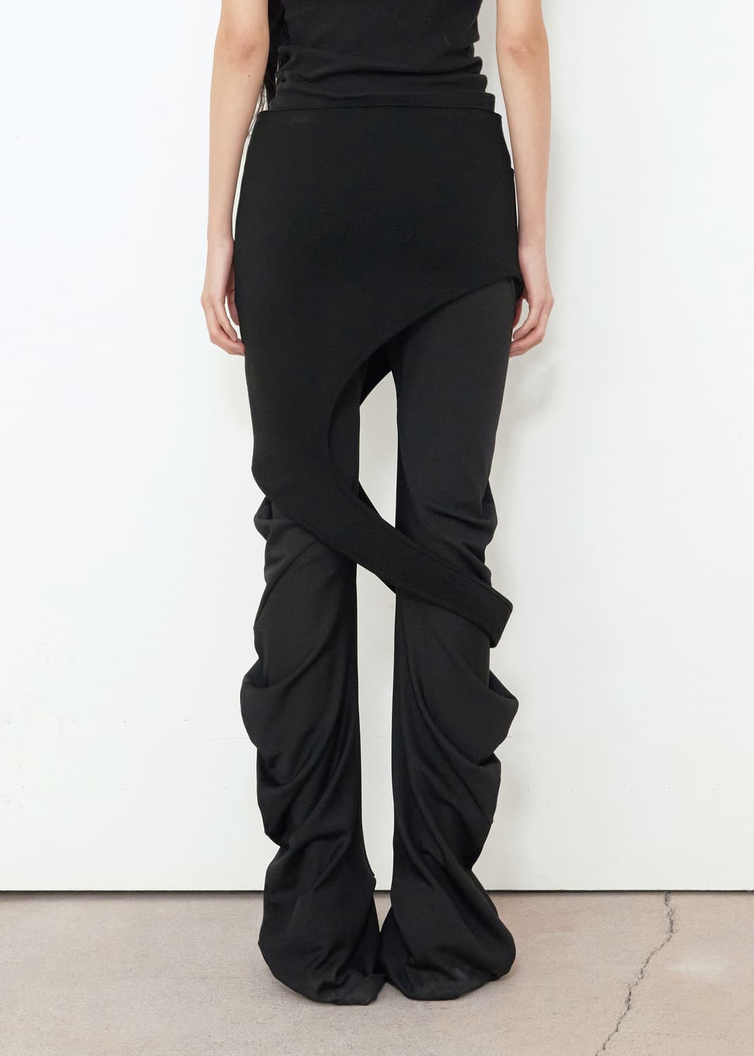 DEEP HOLE LAYERED SKIRT, BLACK 상품이미지2