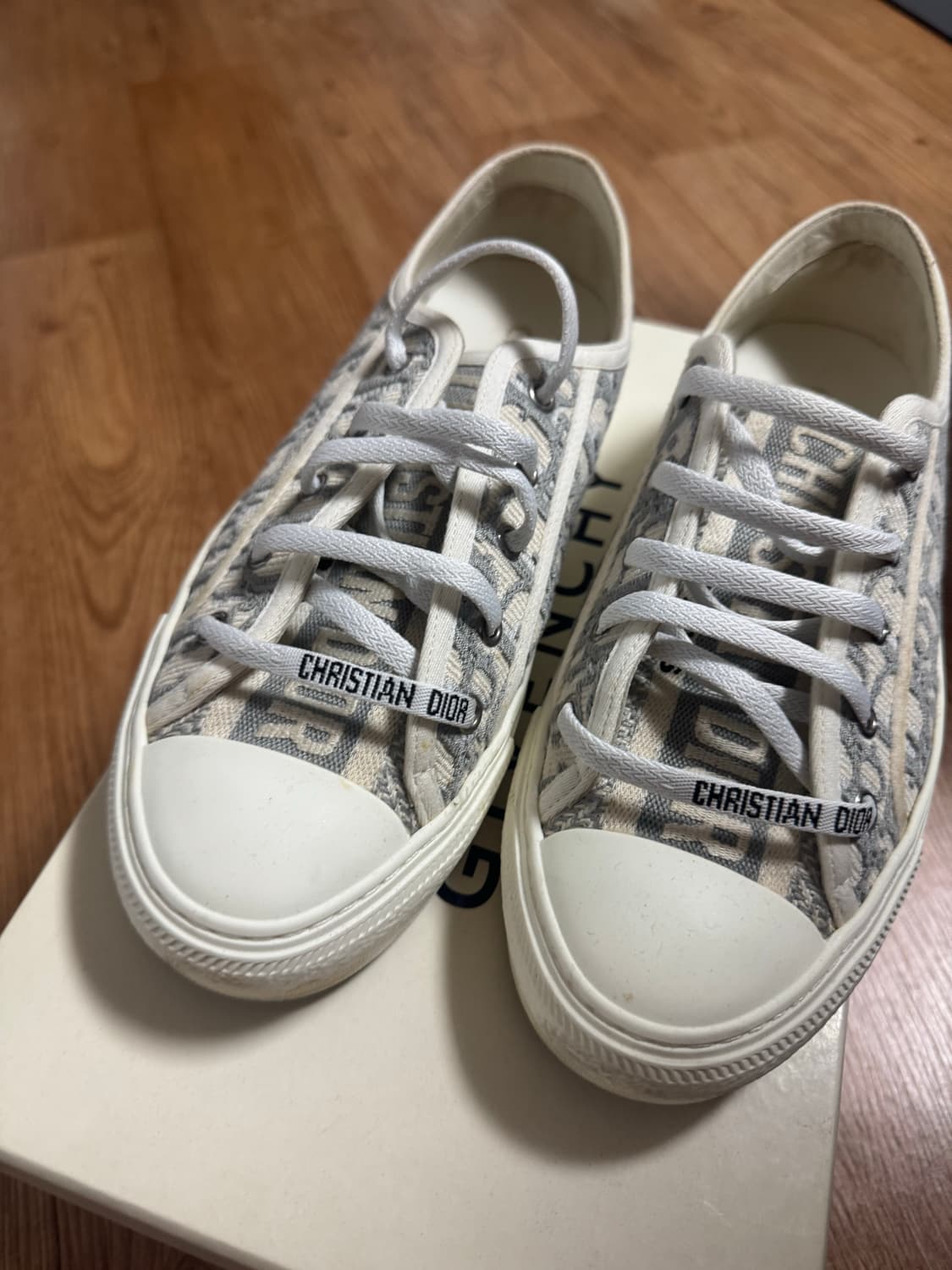 디올 오블리크 자수 스니커즈 상품이미지2