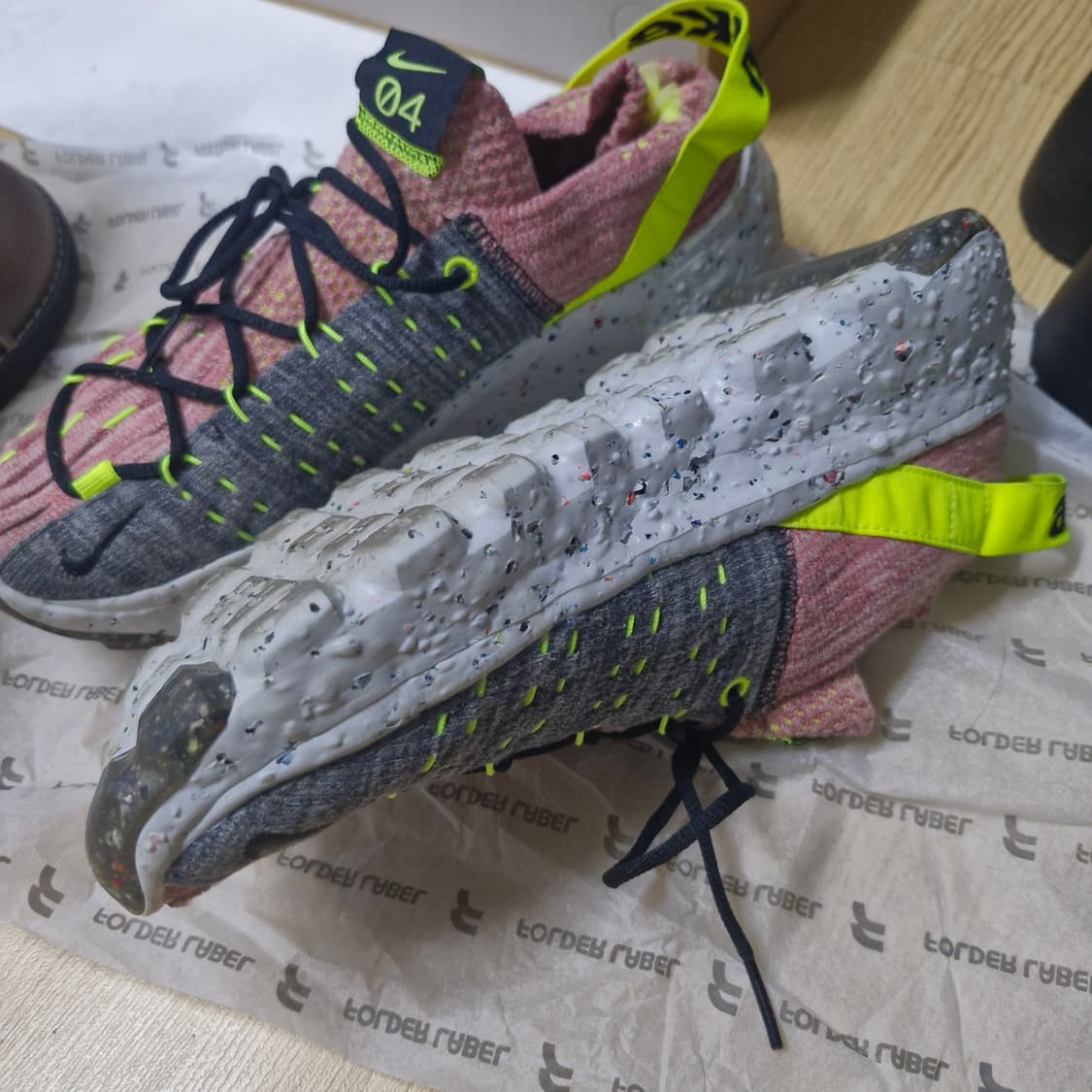 최저가) 나이키 스페이스 히피 04 레몬베놈 250 상품이미지3