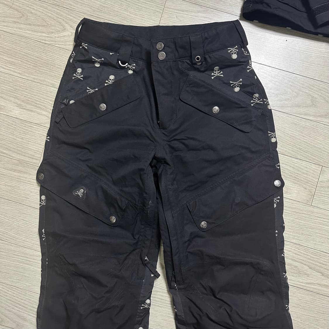 마스터마인드X버튼 스노보드 웨어 재킷,상의 고어텍스 블랙 상품이미지4