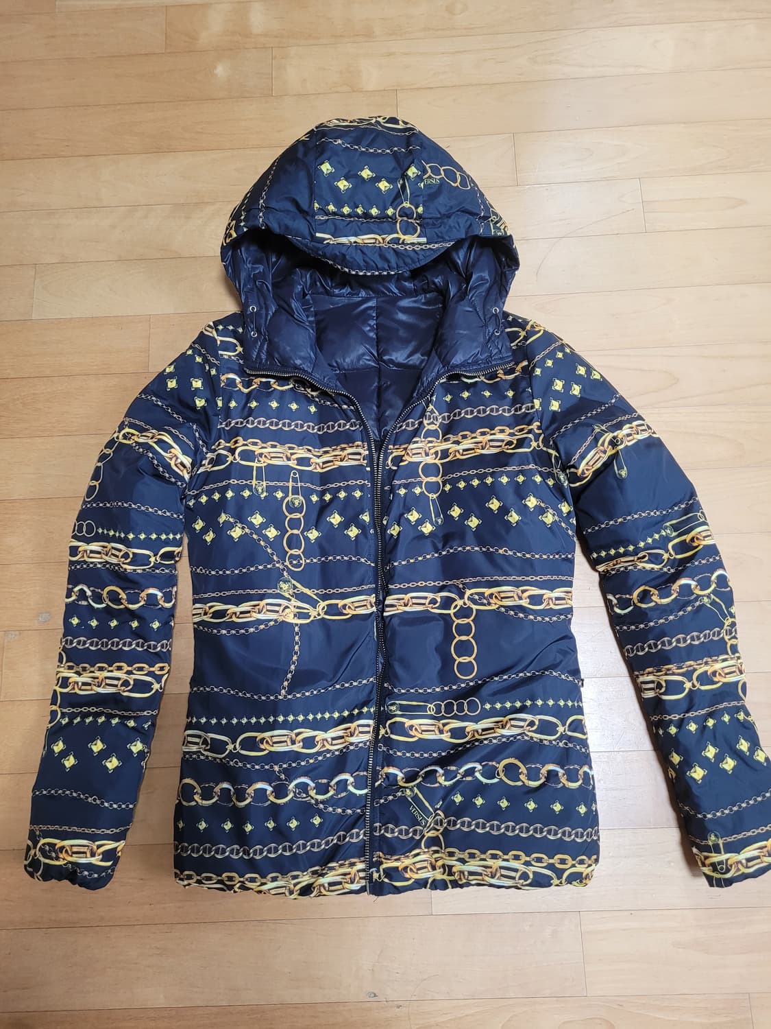 정품 베르사체 베르수스 패딩 상품이미지1