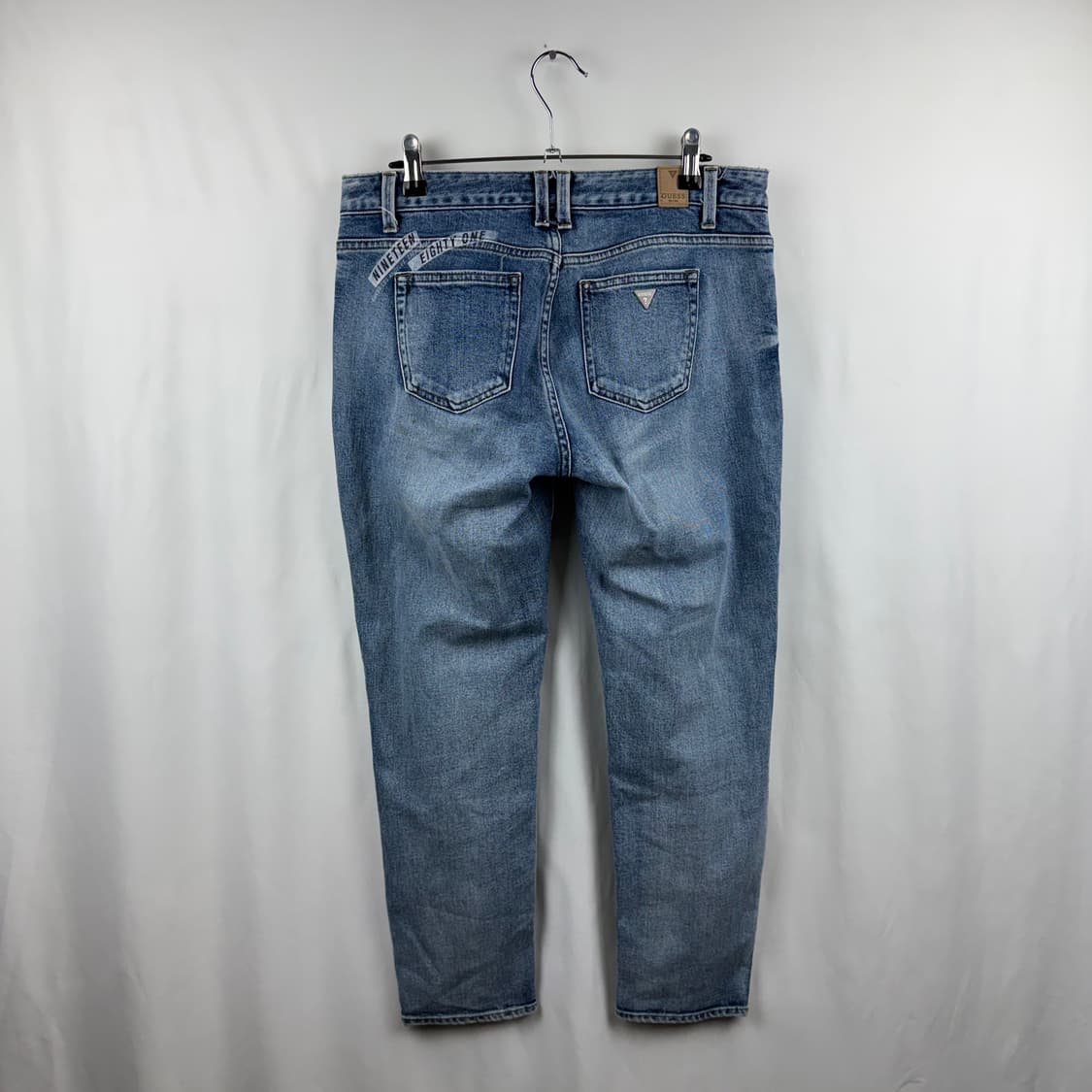 (28)  게스 Y2K 슬림핏 연청 데님 팬츠 상품이미지4