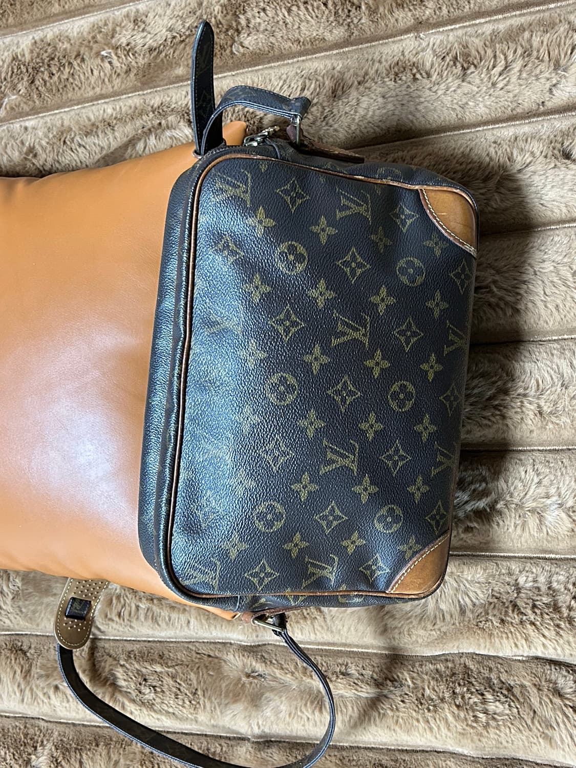 정품 빈티지 루이비통 닐로 메신저 크로스백 상품이미지4