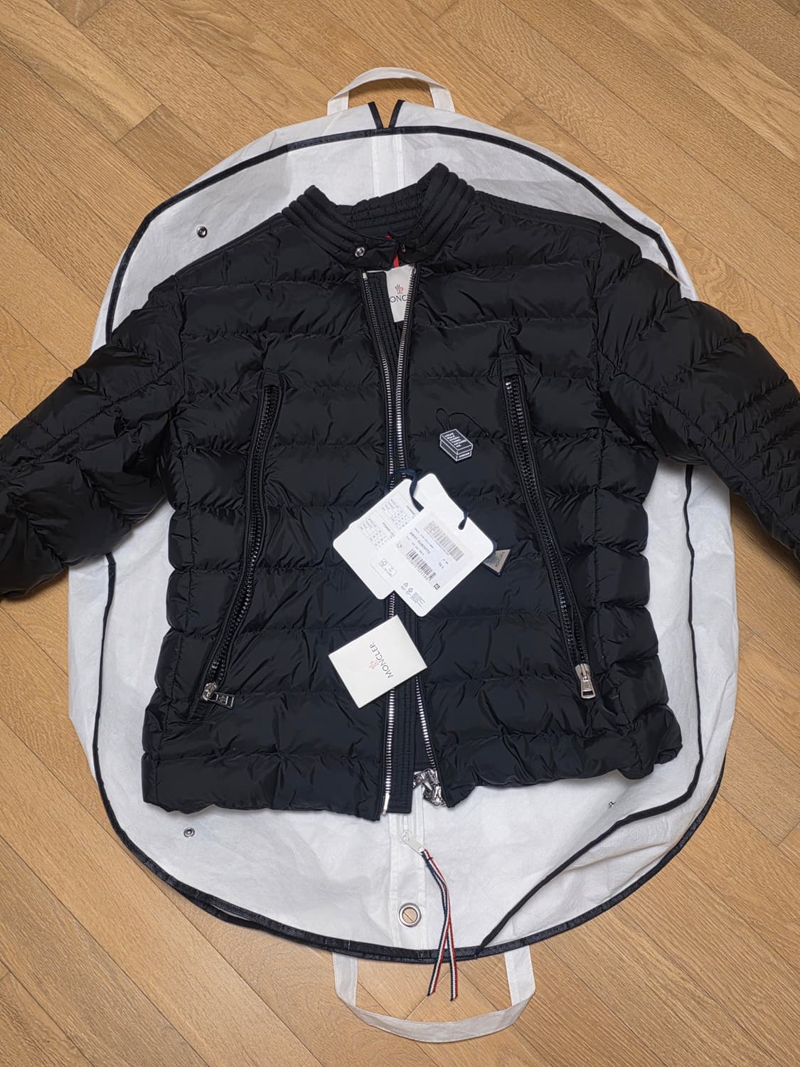 [새상품/5] 몽클레어 아미오 바이커 경량 다운 패딩 자켓 5사이즈 상품이미지1