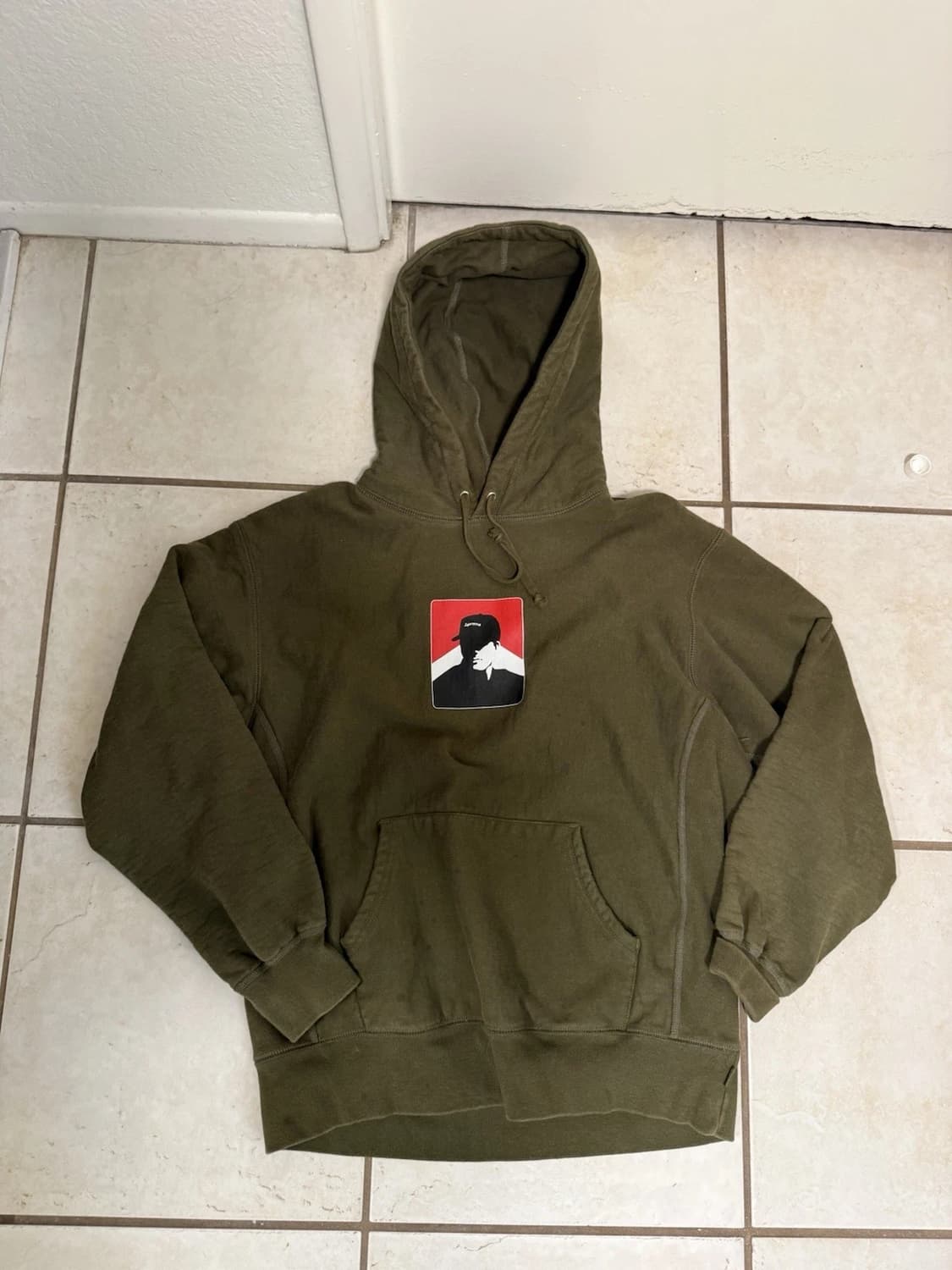 슈프림 포트레이트 후디 스웨트셔츠 다크 올리브 상품이미지1