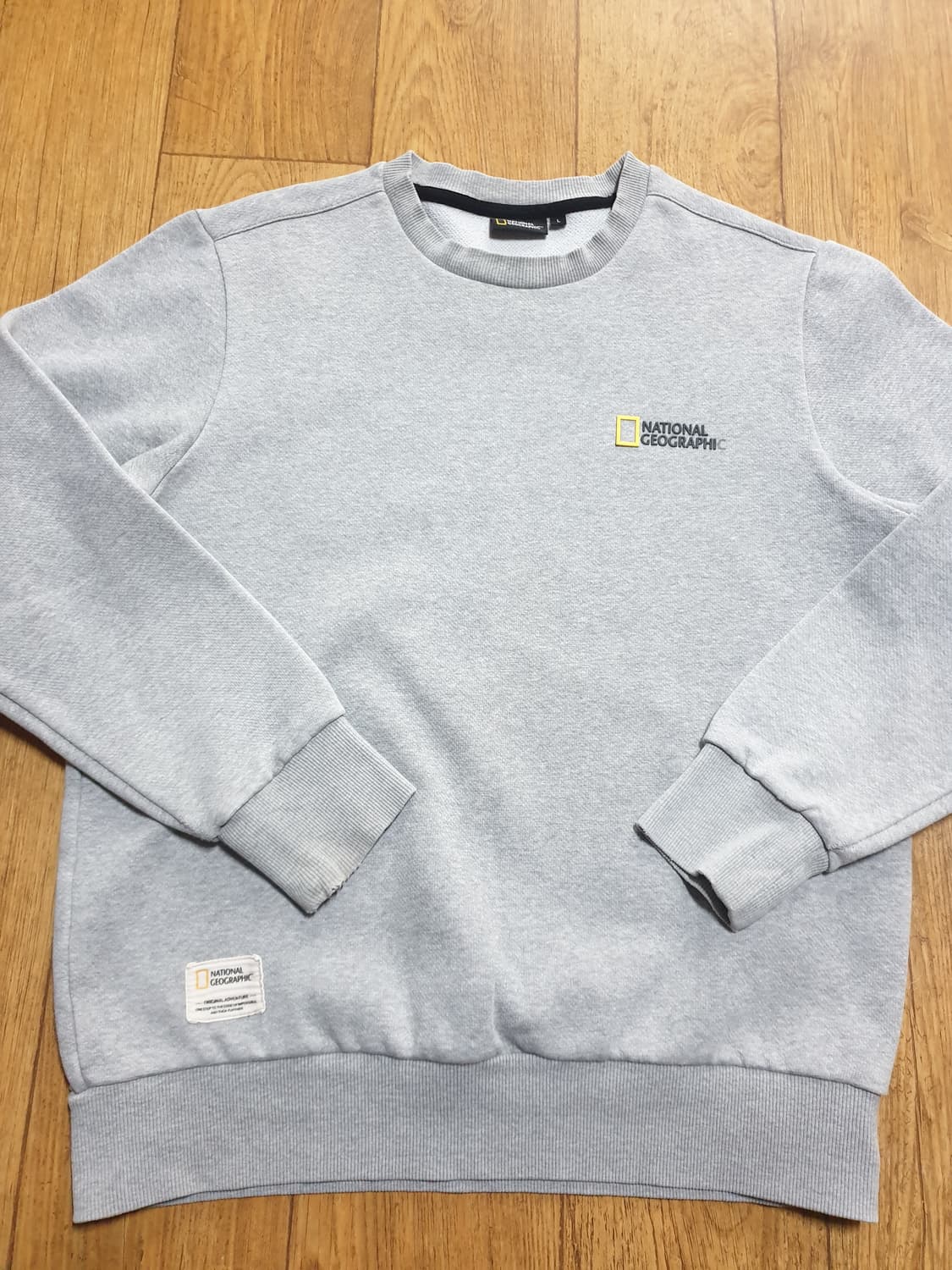 1120 내셔널지오그래픽 긴팔티 100 사이즈입니다 상품이미지2