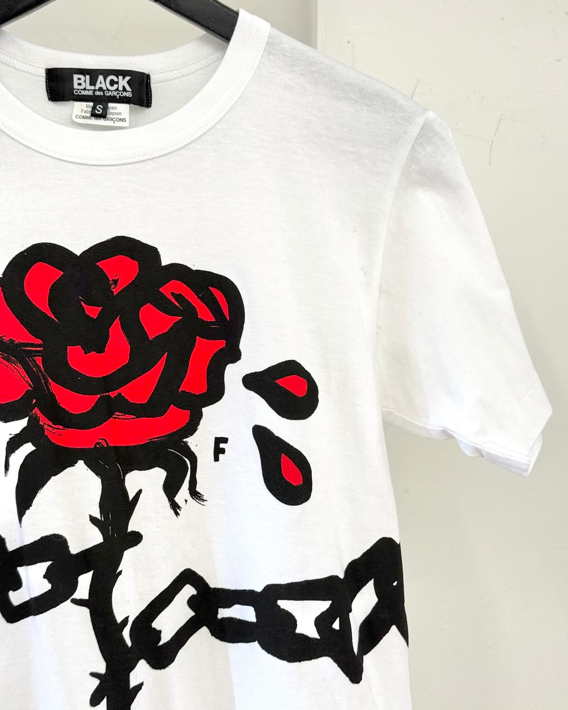 꼼데가르송 블랙 로즈 그래픽 티셔츠 상품이미지4