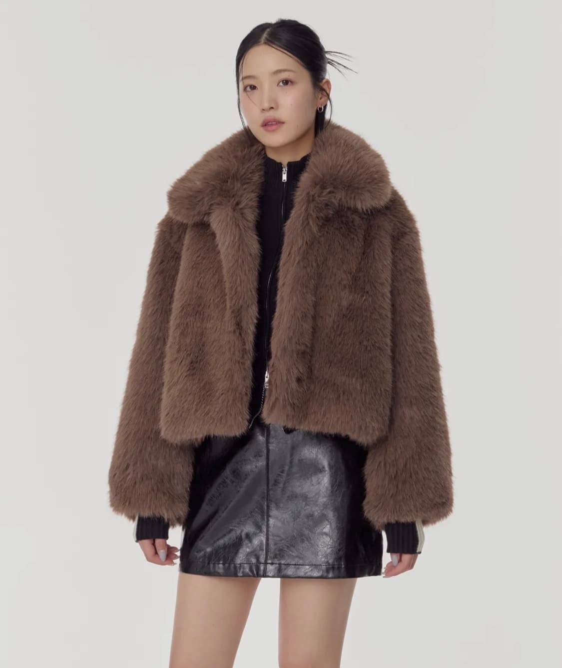 무신사 스탠다드 우먼 브라운 페이크 퍼 자켓 상품이미지3