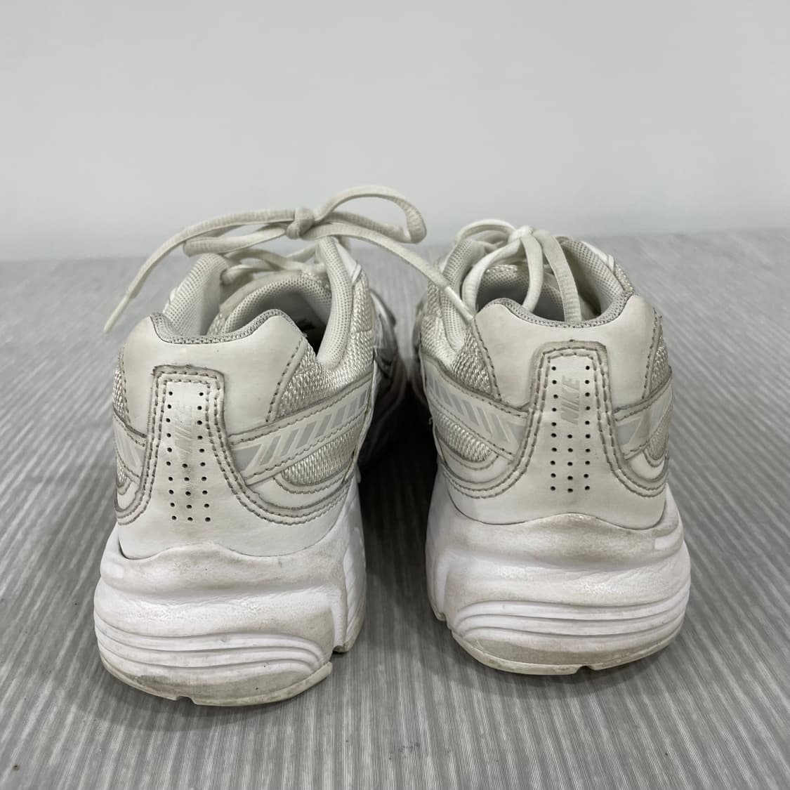 587) 나이키 이니시에이터 운동화 240mm 상품이미지4