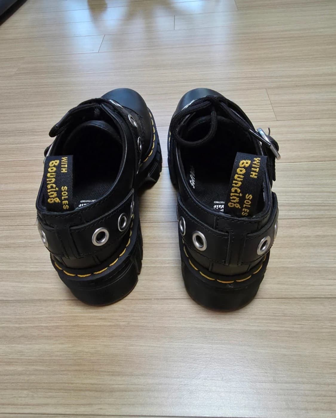 닥터마틴 1461 벅스 슈즈 블랙 새상품급 UK5 240사이즈 상품이미지3