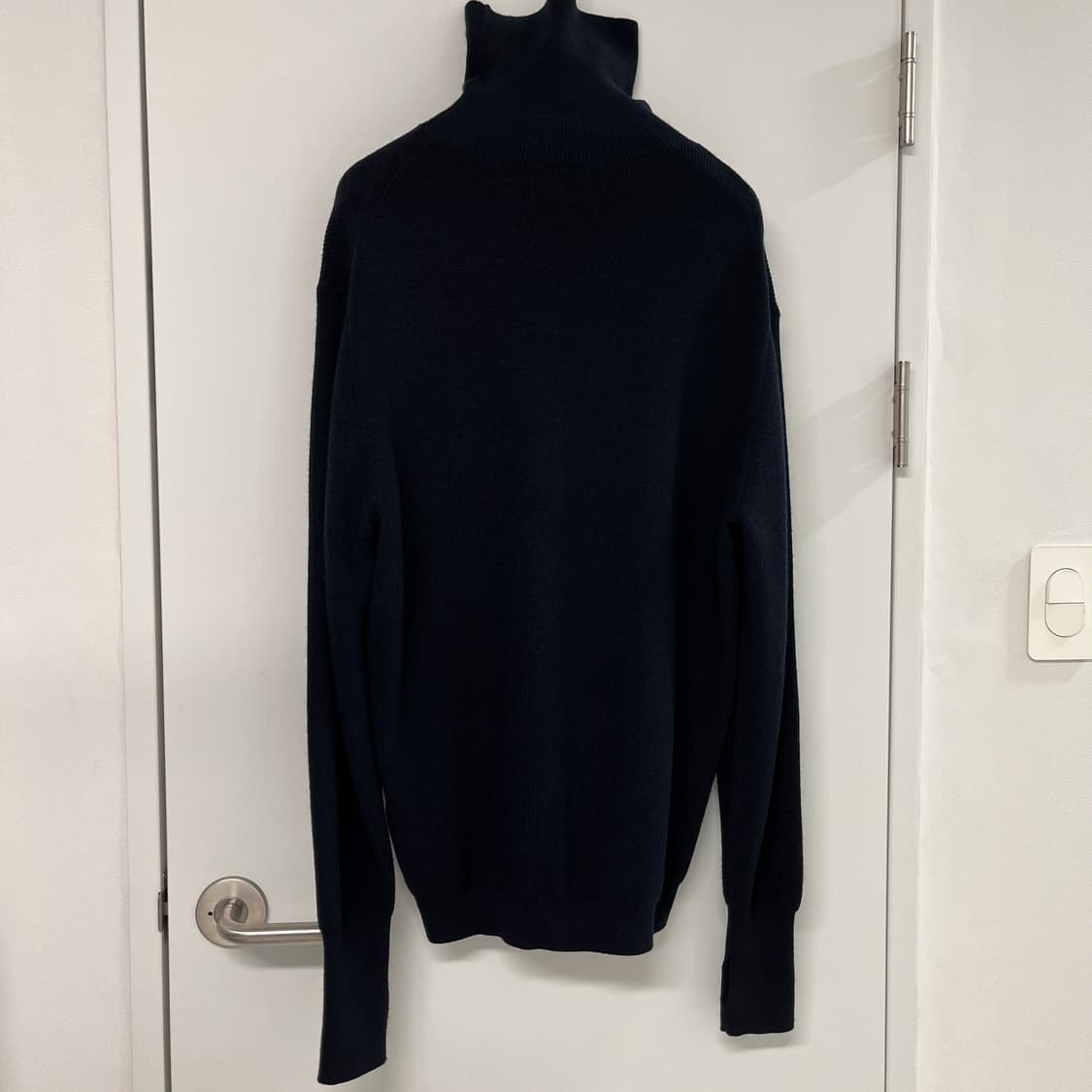 17FW 유니클로U 르메르 핑거홀 터틀넥 스웨터 XL 상품이미지9