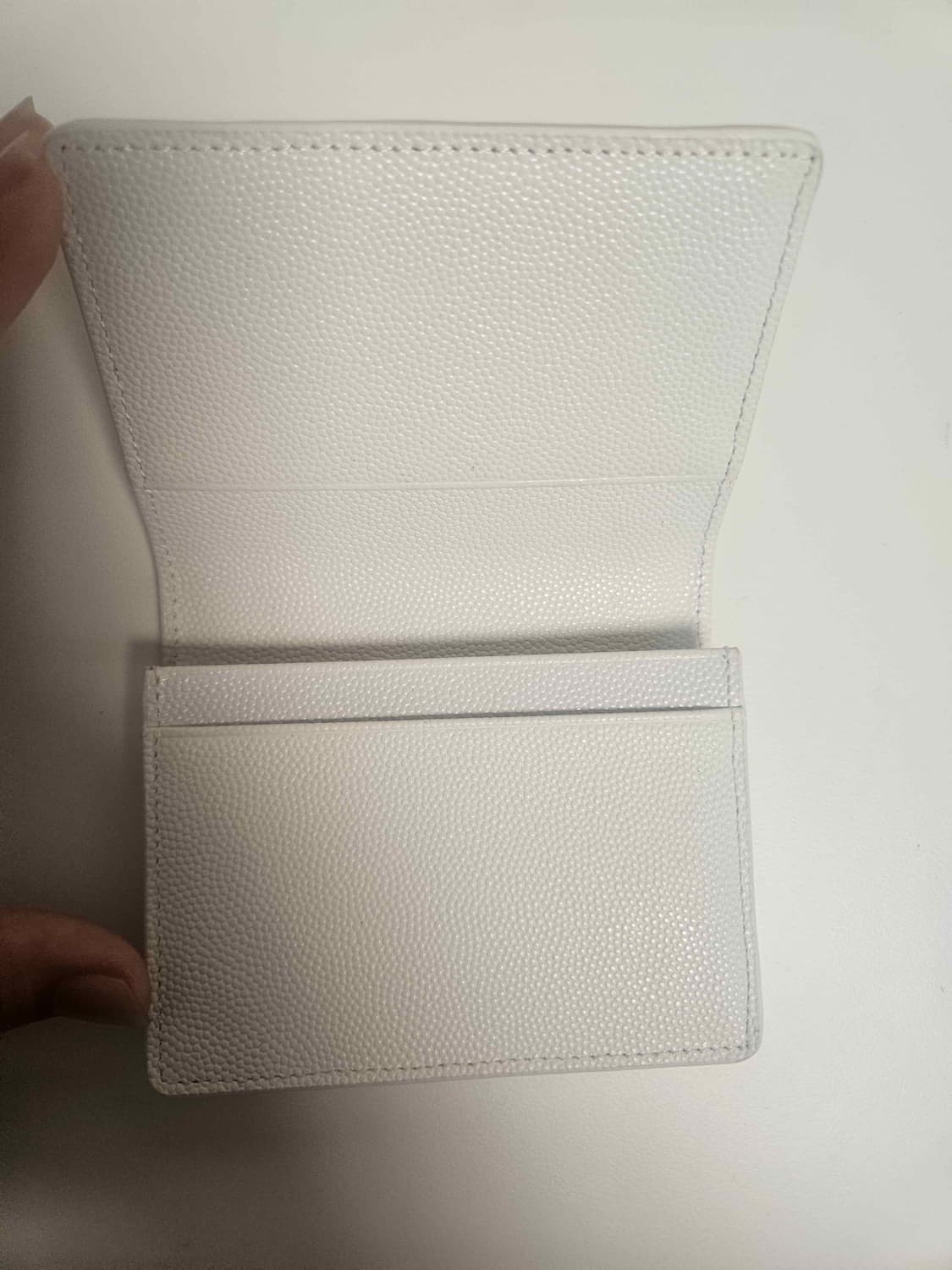 Swarovski white wallet 상품이미지3