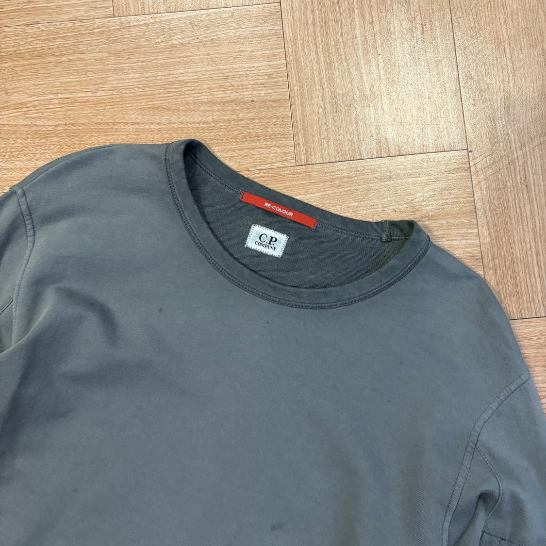 씨피컴퍼니 리 컬러 차콜 렌즈 롱슬리브 상품이미지2