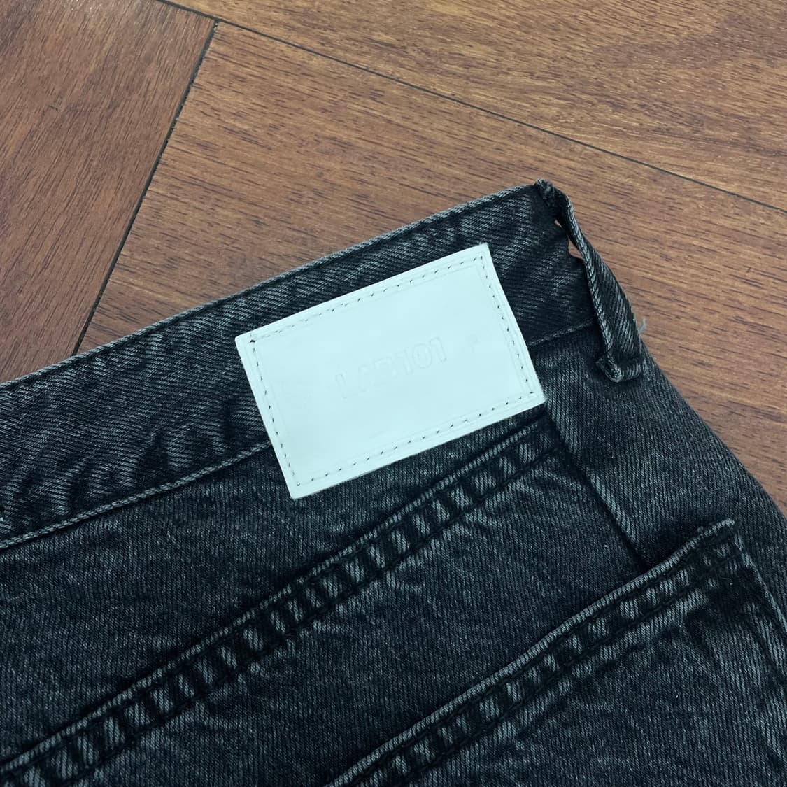 랩101 톰 사이드 컷 스톤 워시 데님 팬츠 상품이미지3