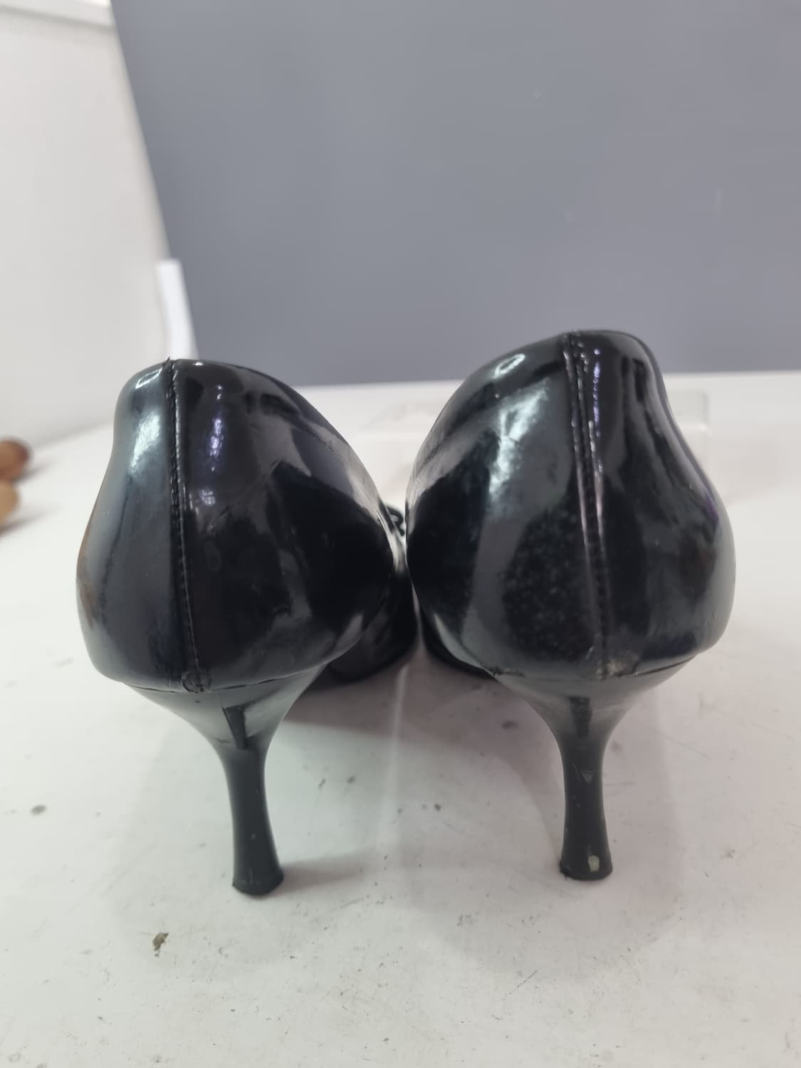 페라가모 37 에나멜 스틸힐 상품이미지4