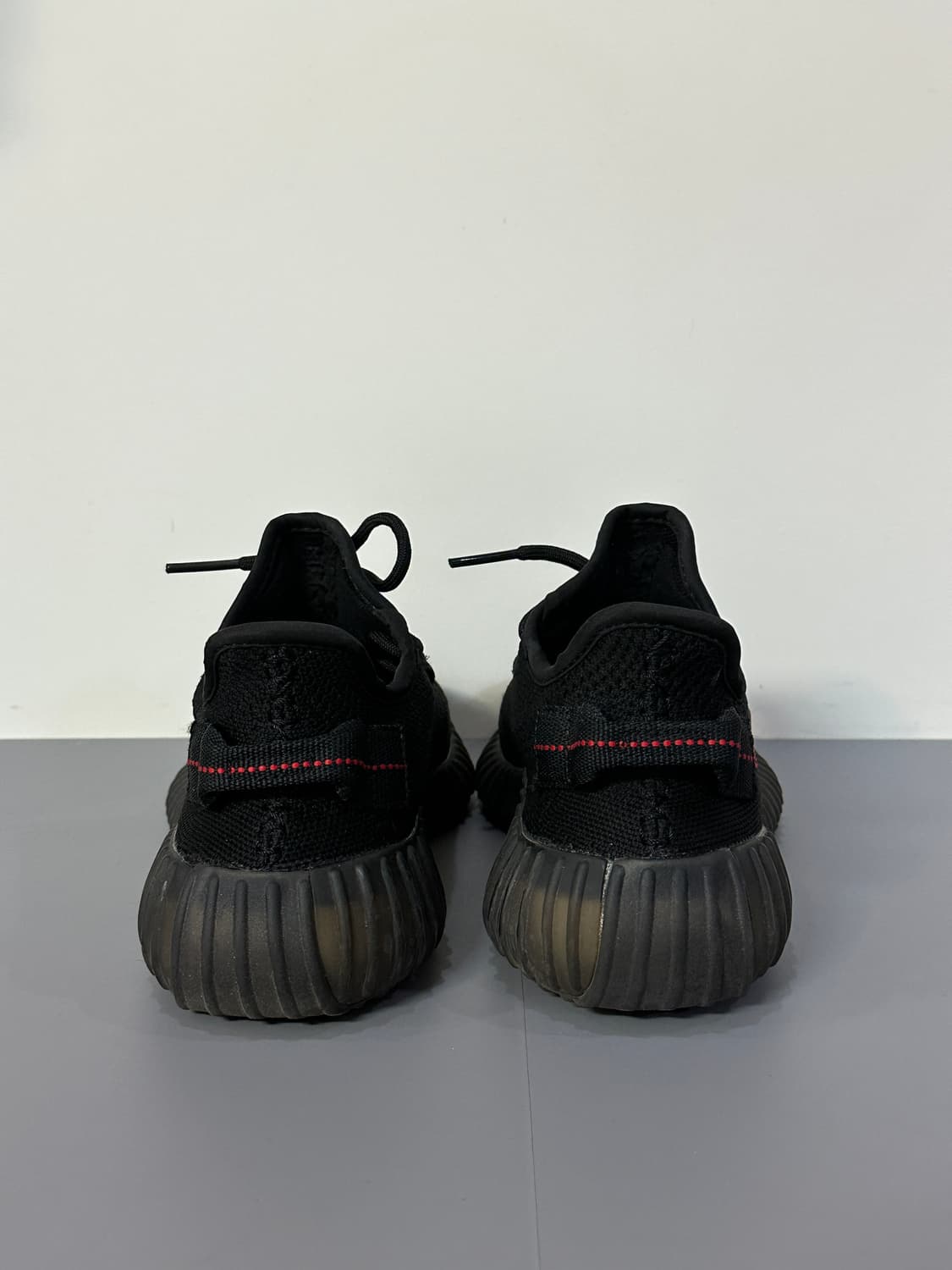 아디다스 이지부스트350 V2 블랙 운동화 상품이미지5