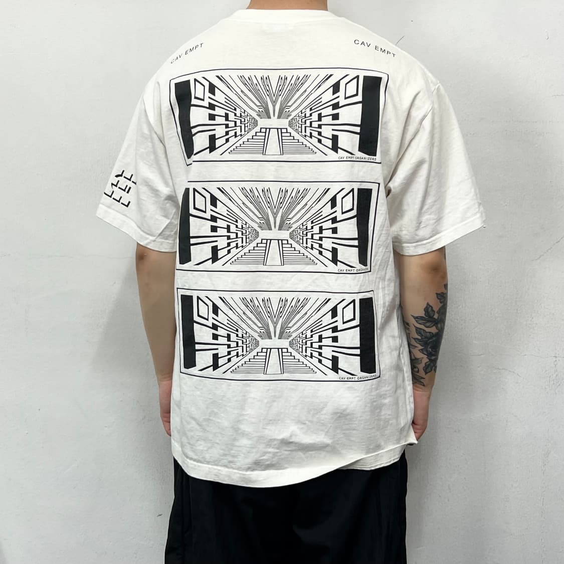 카브엠트 오버사이즈 프린티드 반팔 상품이미지4