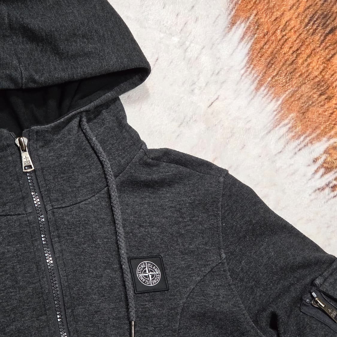 스톤아일랜드 그레이 차콜 후드집업 상품이미지2