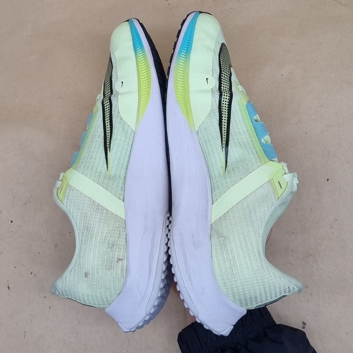 나이키 에어줌  라이벌플라이4  런닝화 245 상품이미지5