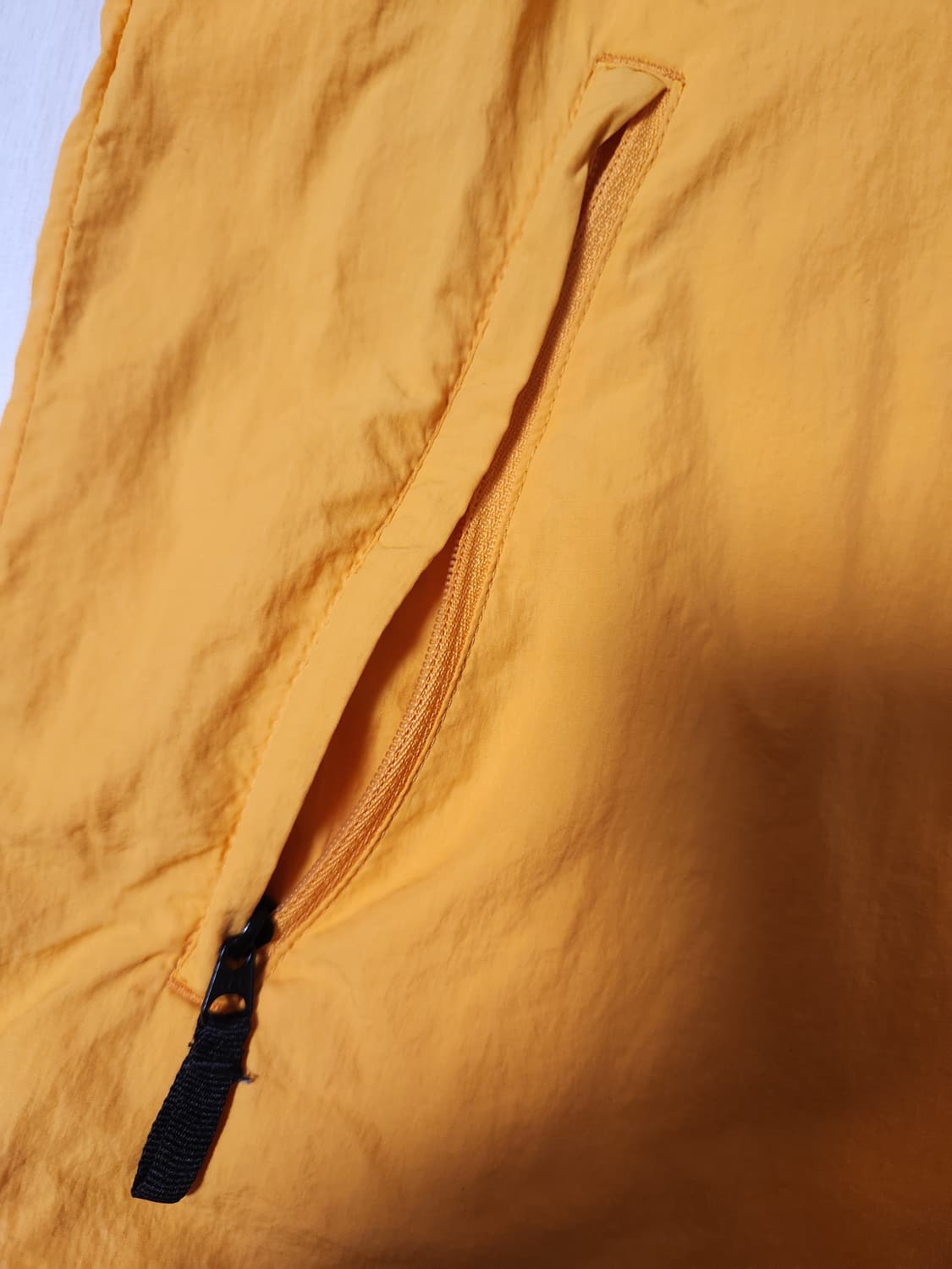 노스페이스 머스타드 옐로우 히든 후드 경량 바람막이 사이즈95m

여러  상품이미지6