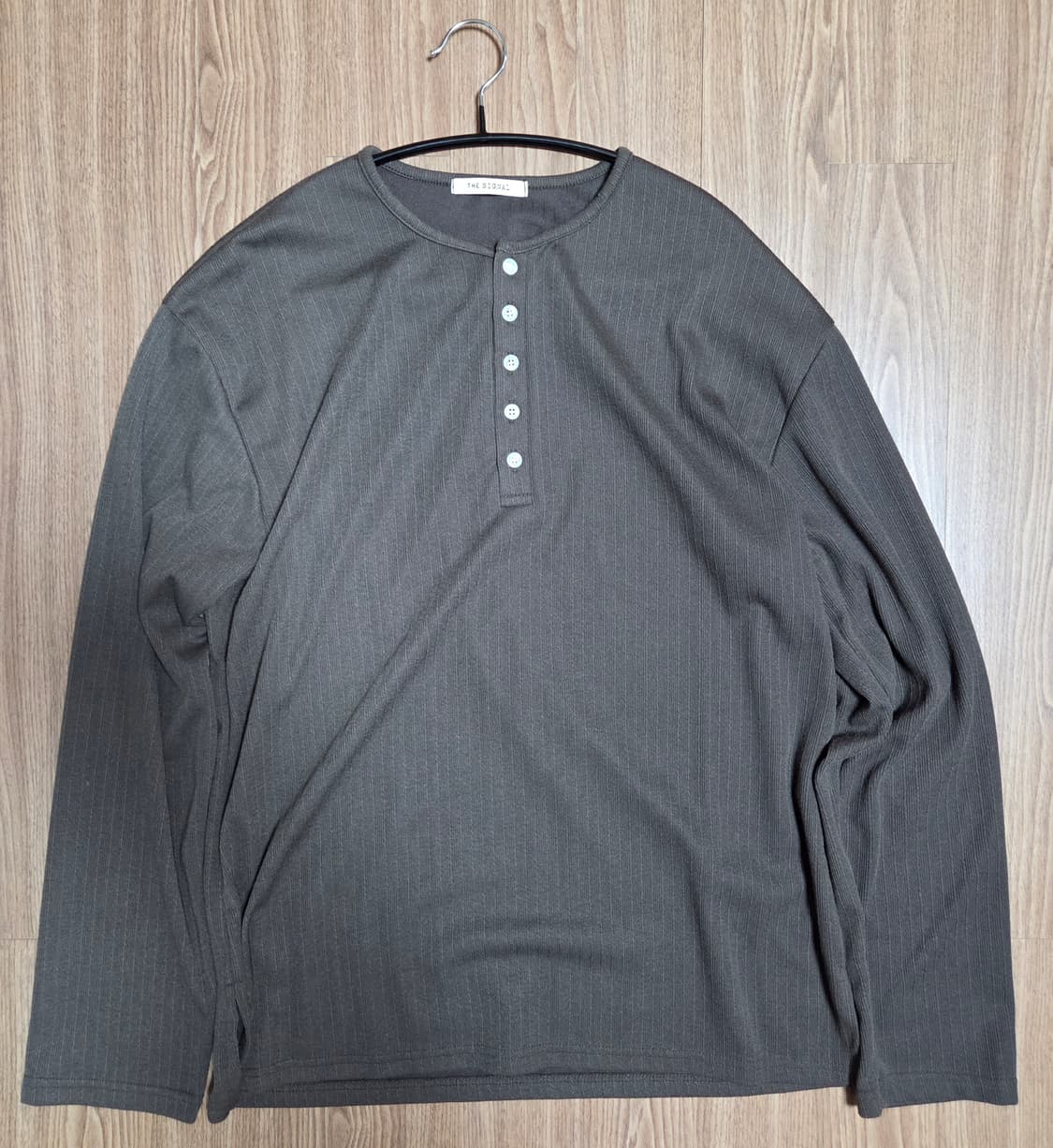 헨리넥 롱슬리브 카키 상품이미지1