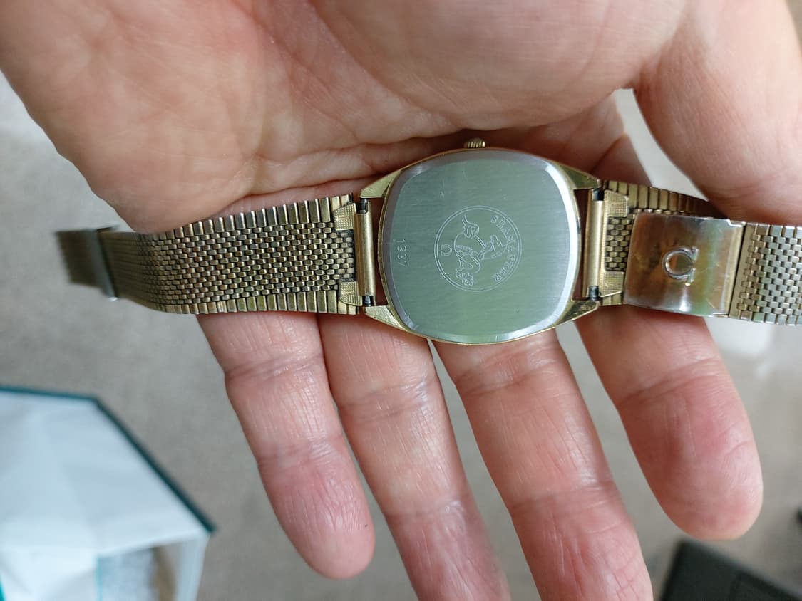 오메가 씨마스터 금장 쿼츠 시계 상품이미지3