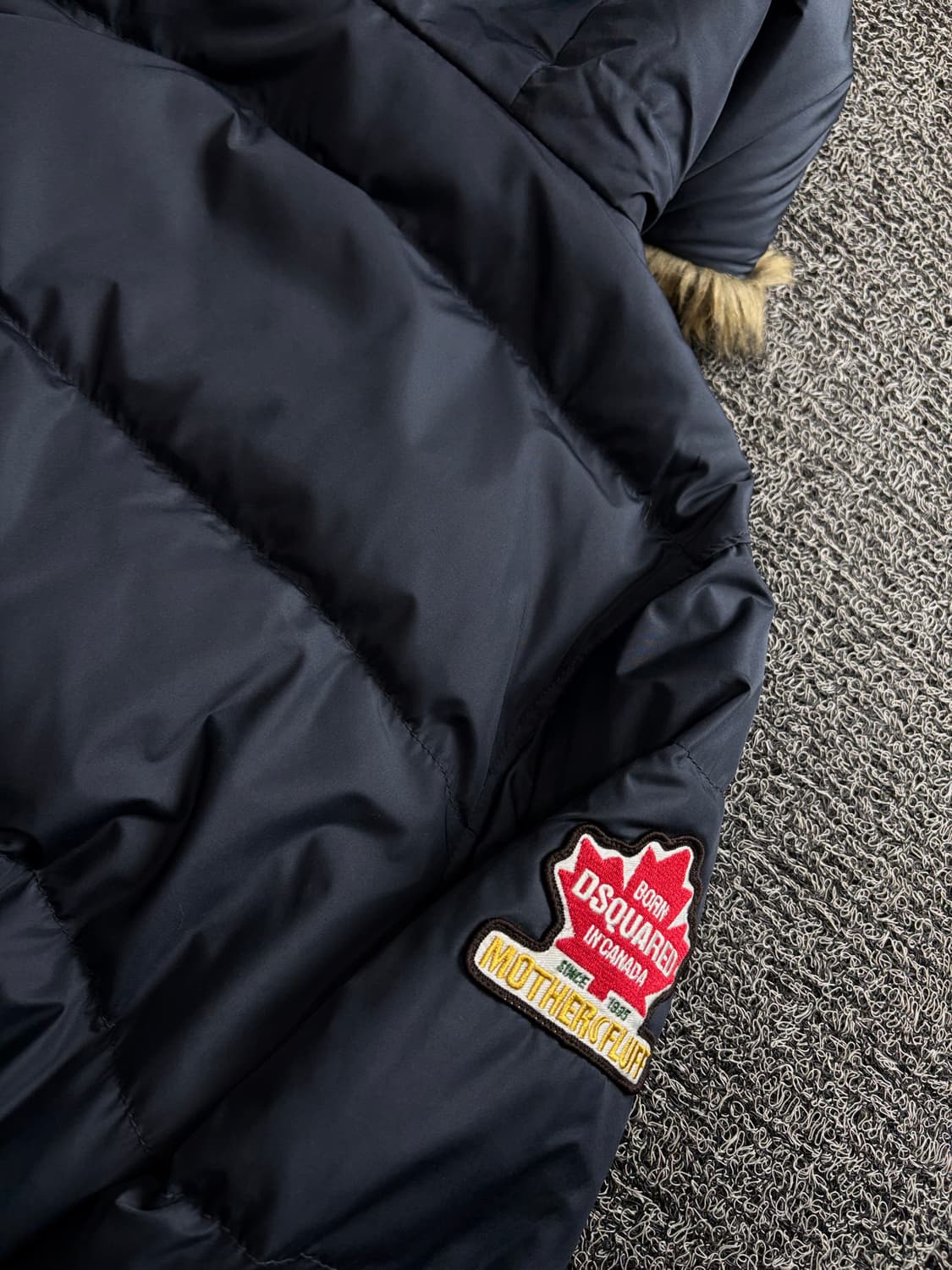 디스퀘어드2 마더 플러프 라쿤 다운 점퍼 3963 상품이미지6