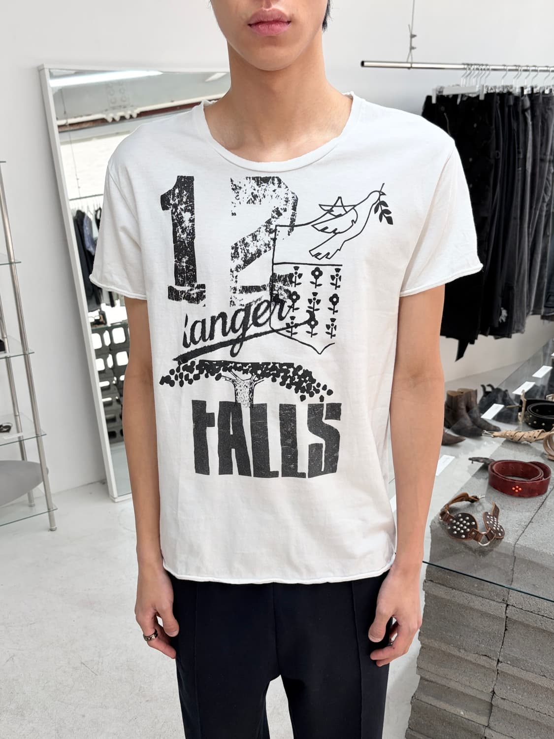 언리얼에이지 라운드 그래픽 티셔츠 상품이미지1