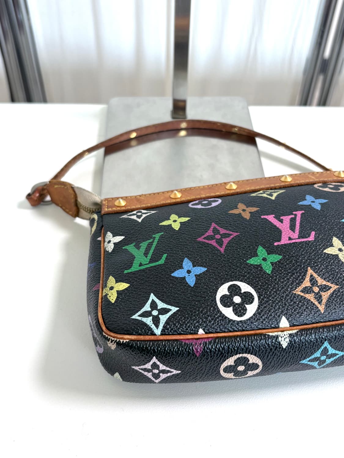 루이비통 멀티컬러 포쉐트백 상품이미지6