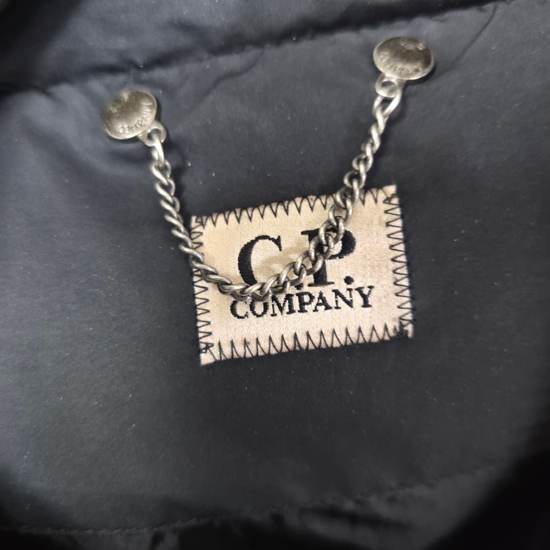 cp컴퍼니 렌즈 와펜 고글 후드 패딩 조끼 100사이즈 판매 상품이미지4