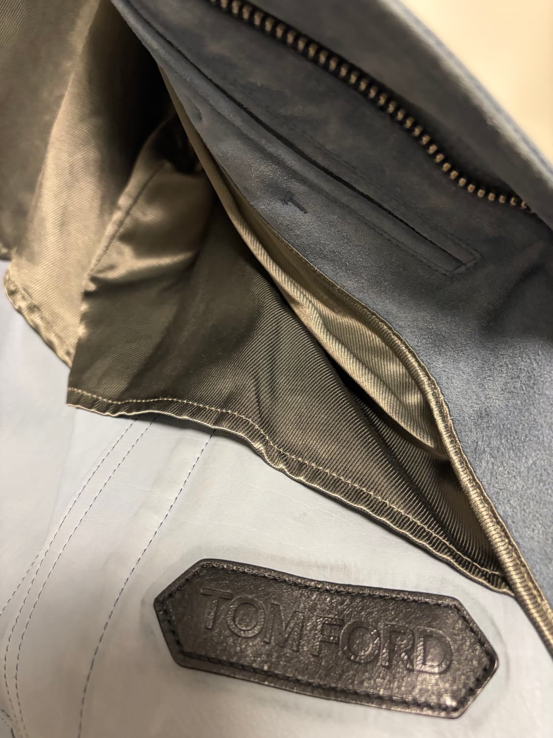 톰포드 스웨이드 트러커 50 오션블루 상품이미지2