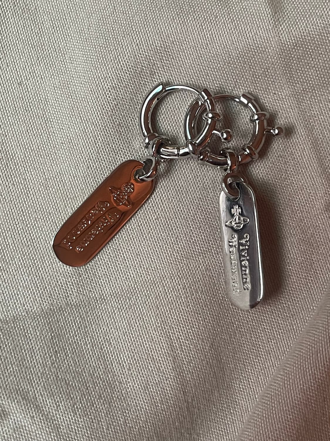 비비안웨스트우드 빈티지 태그 오링 이어링 상품이미지2