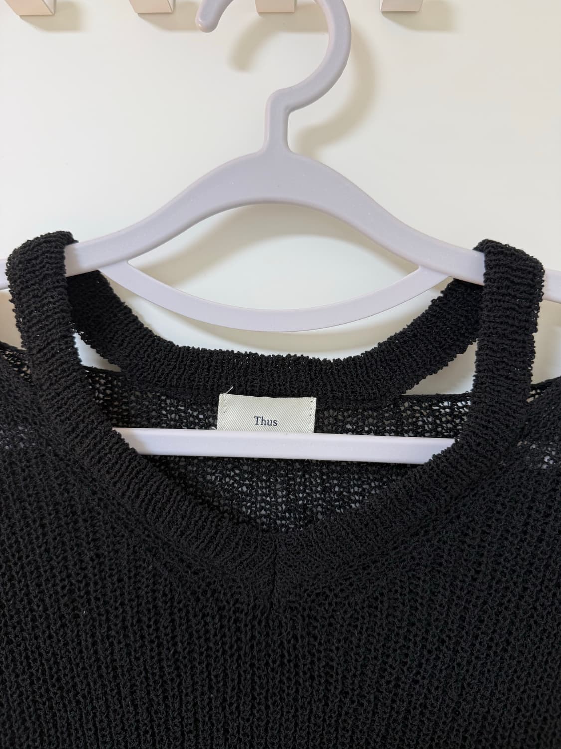 원더플레이스 Thus 그물 시스루 트임 니트 상품이미지3