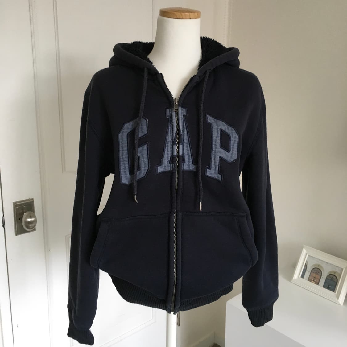 갭 네이비 양털 후드집업 상품이미지1
