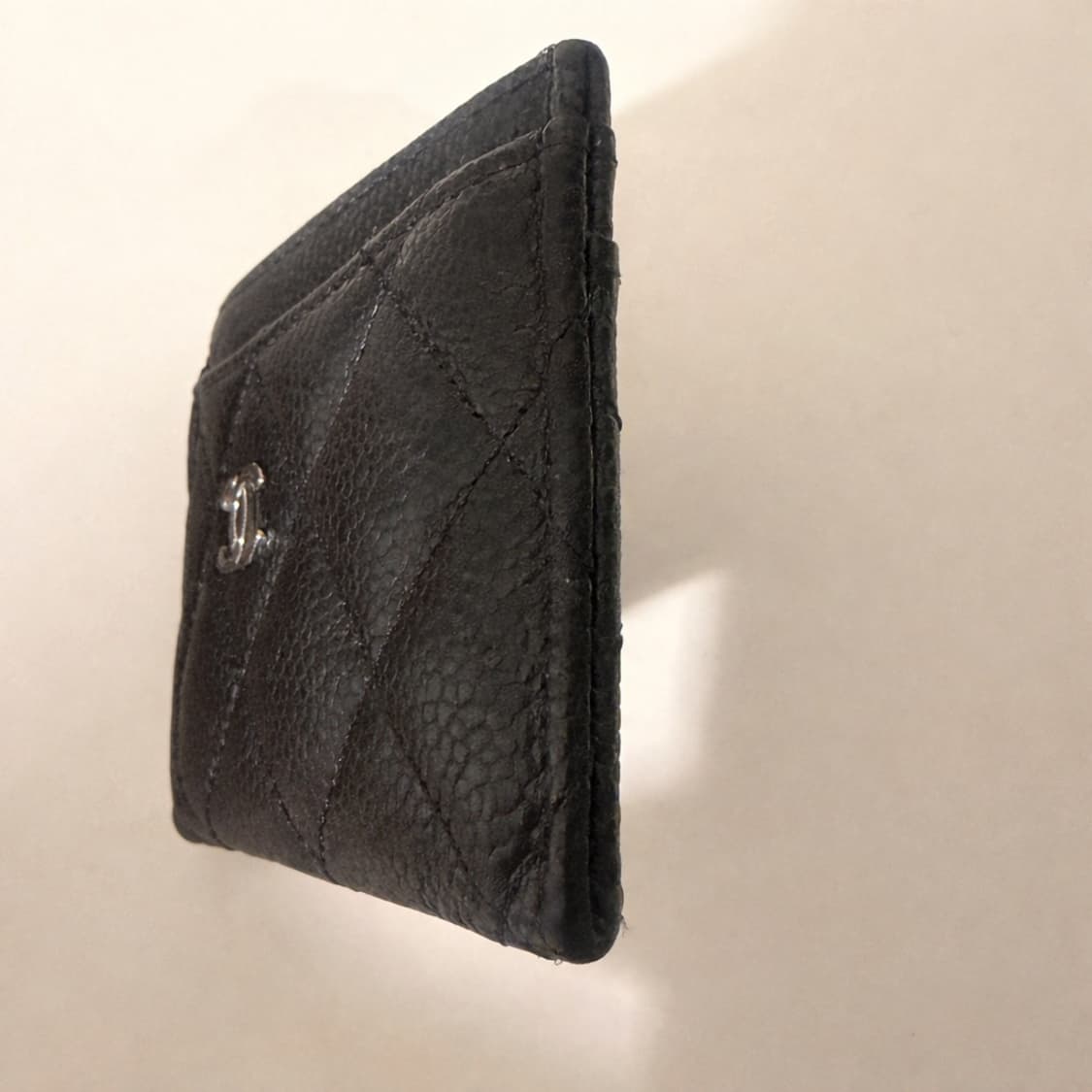 샤넬 클래식 은장 카프스킨 카드지갑 판매 상품이미지8