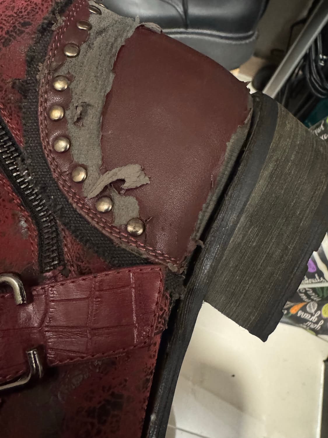 (하자있음)Lovehunter Studded Gothic Boots 상품이미지4