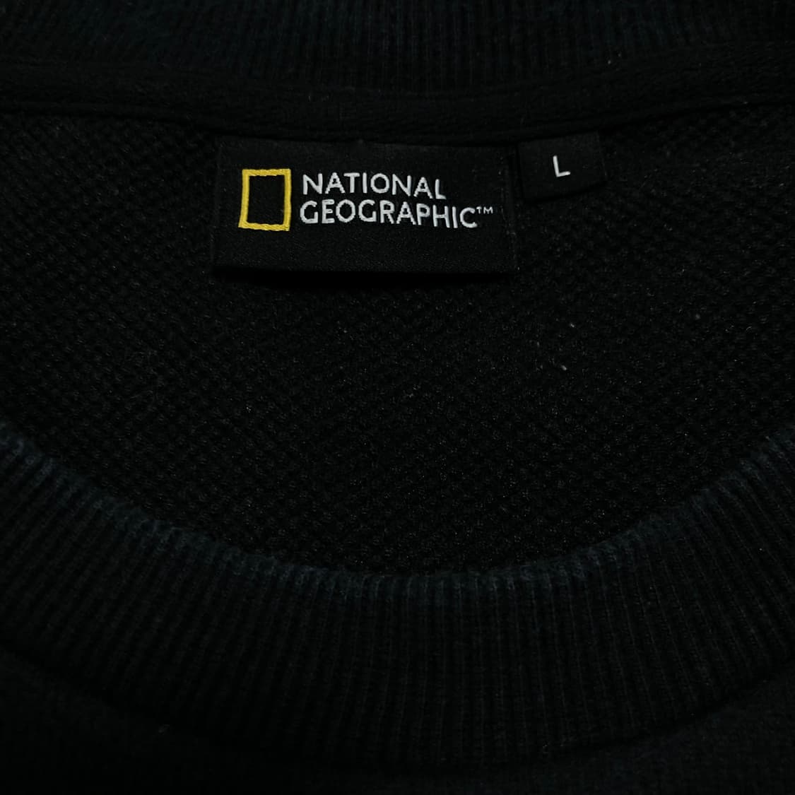 내셔널 지오그래픽 스몰 로고 블랙 맨투맨 상품이미지3