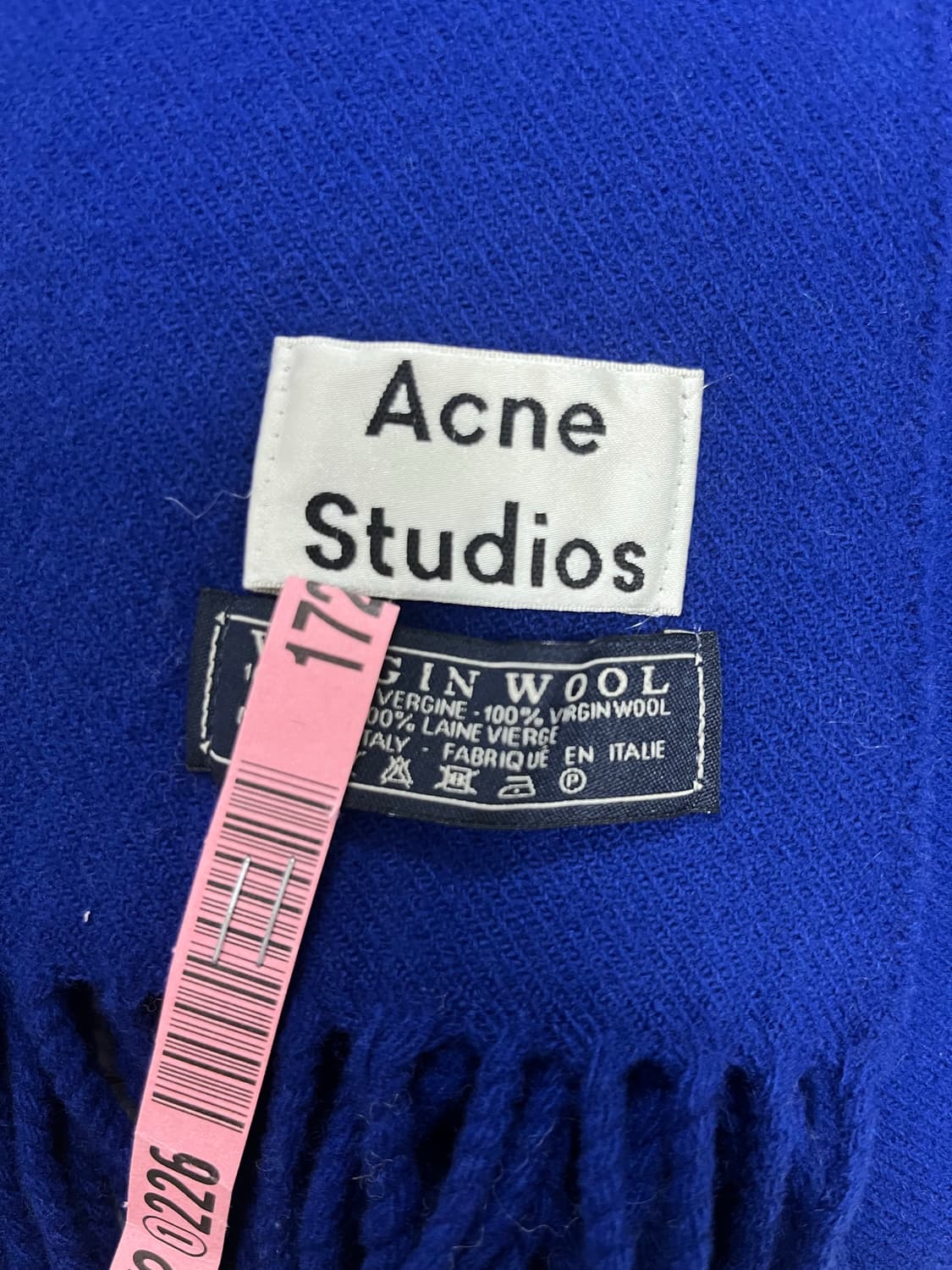 [아크네스튜디오] 수지 착용 로얄블루 상품이미지5