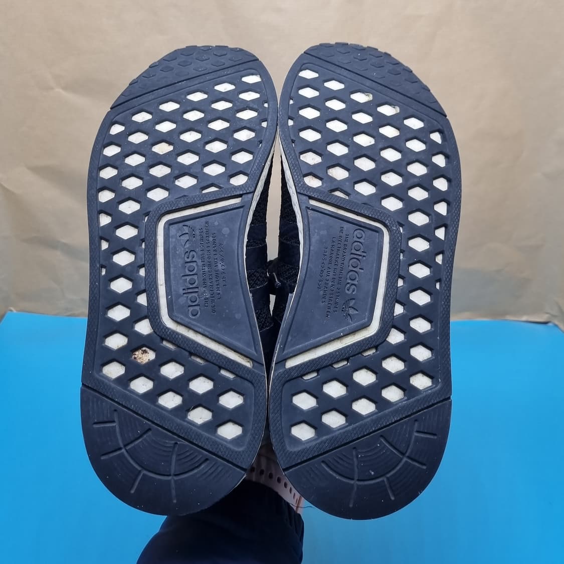 아디다스 NMD R1 운동화250. 상품이미지3