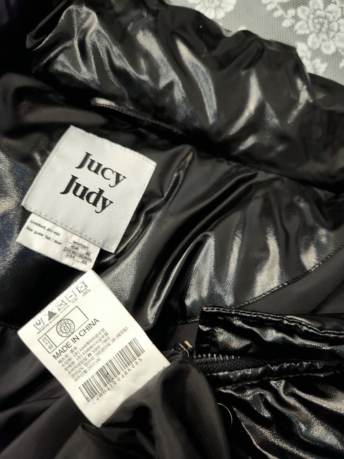 쥬시쥬디 페이크 레더 다운 숏패딩 상품이미지6