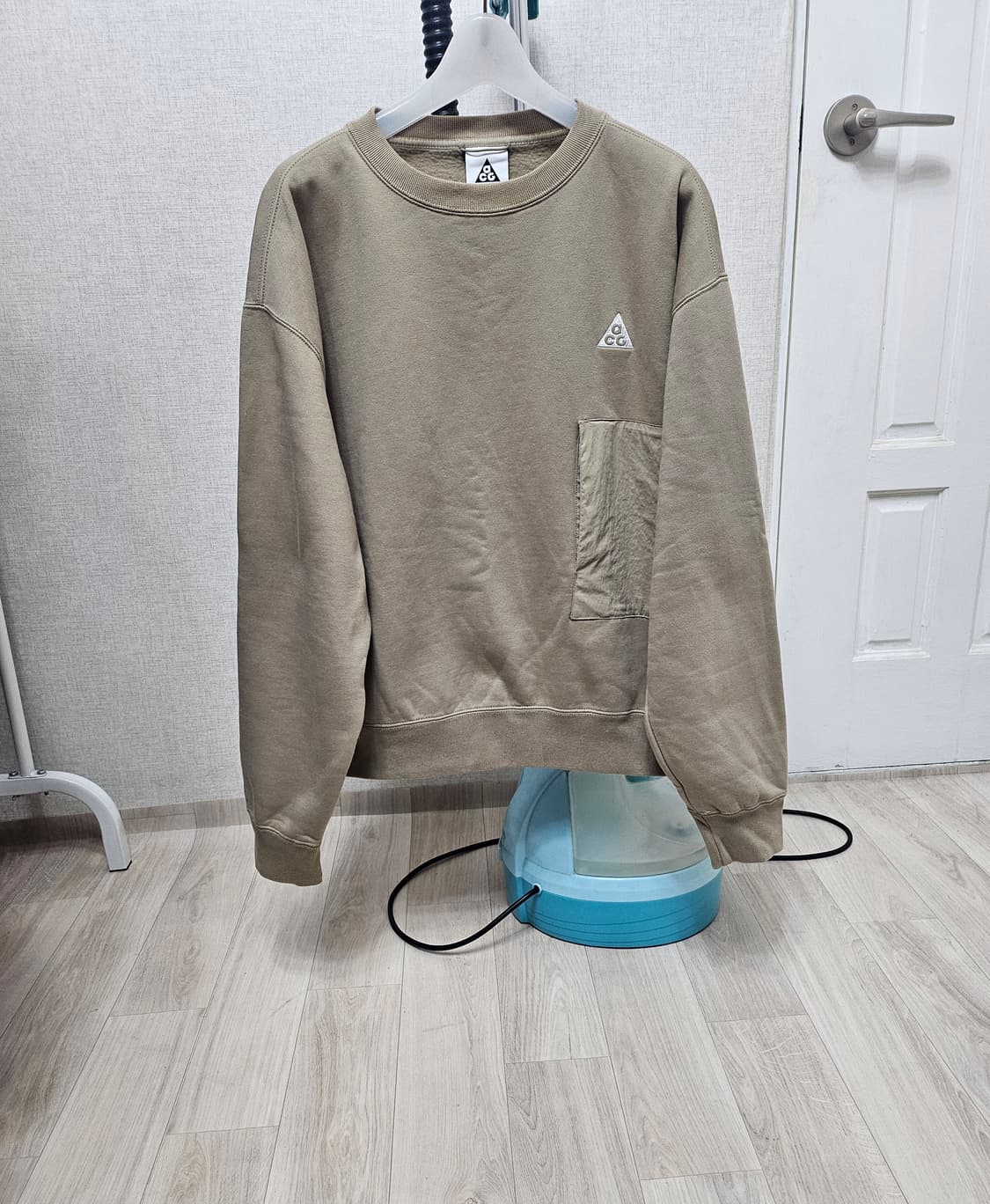 (90~100)☆초대장급☆ 나이키 ACG크루 플리스 [베이지] 포켓맨투맨 상품이미지2