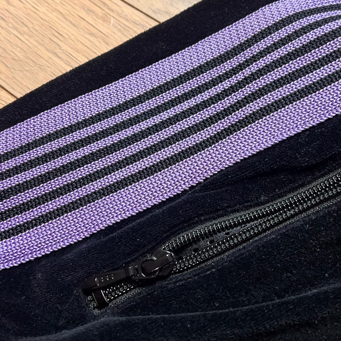 니들스 내로우 벨루어 트랙팬츠 블랙 상품이미지4